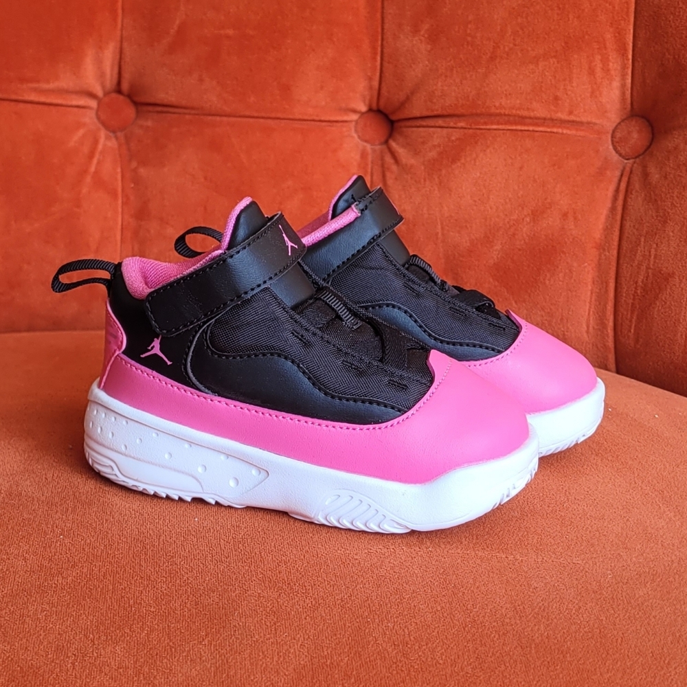 JORDAN Toddler Max Aura 2 Size 6C